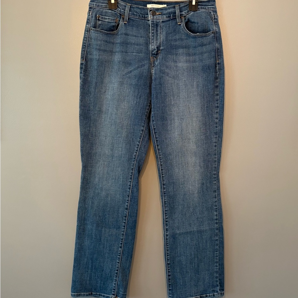 Levi's Women's Straight Leg Jeans in Classic Blue